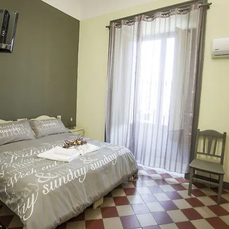 Couette-café Siciliaetnamare Riposto